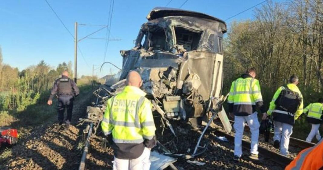 “Fatal Train Collision in Noeux-les-Mines: 1 Dead, 30 Injured”