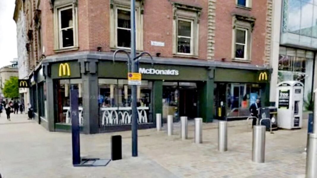 “Four Teenagers Arrested After Leeds McDonald’s Stabbing”