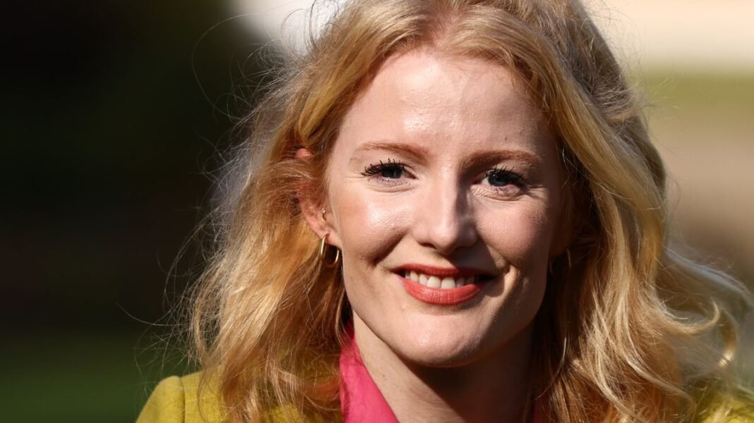 “Green Party MP Sparks Debate on Alcohol in Westminster”