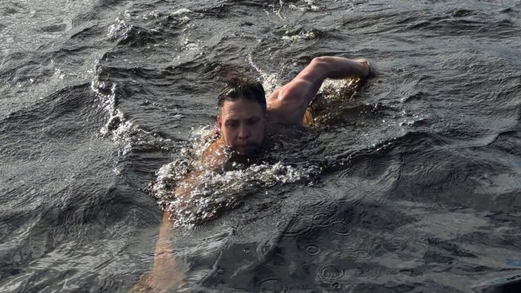 Man’s Leg Swells Twice Normal Size After Canal Swim