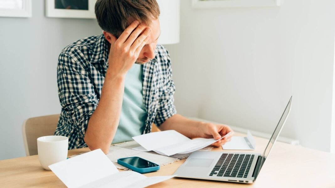 “Energy Bills Set to Soar: Experts Warn of Winter Price Surge”