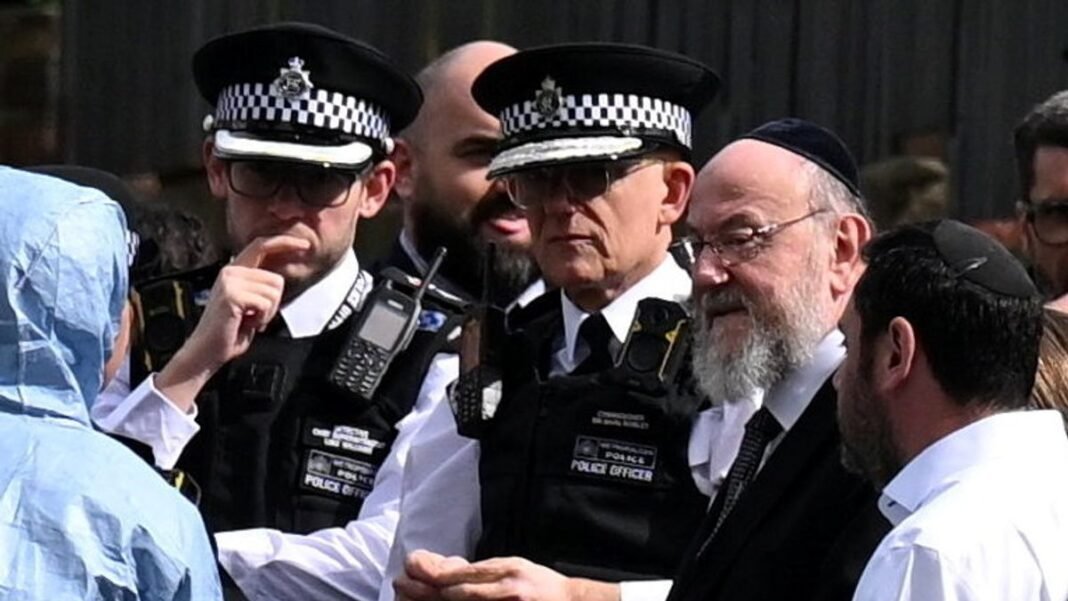 “Jewish School Crowdfunds Elite Security Amid Rising Anti-Semitic Threats”