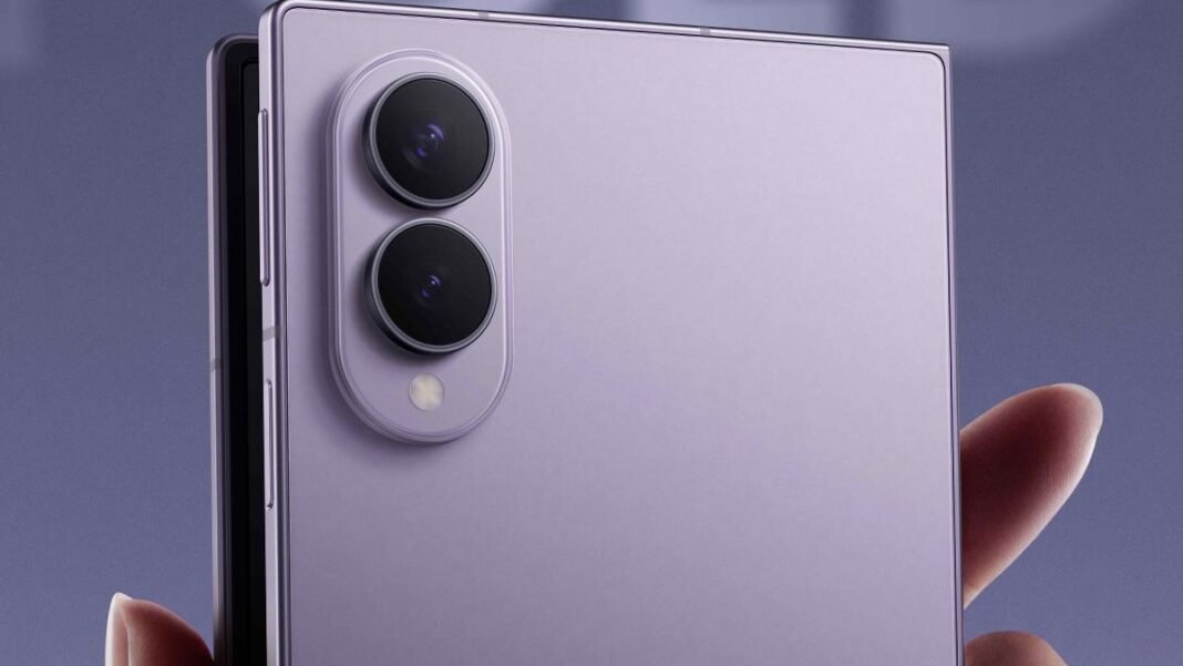 “Samsung Unveils Game-Changing Foldable Phones, Threatening Apple”