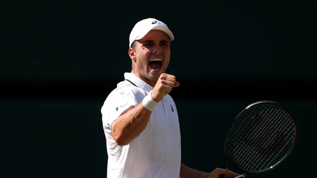 “Arthur Fery Dominates Wimbledon Semi-finals”