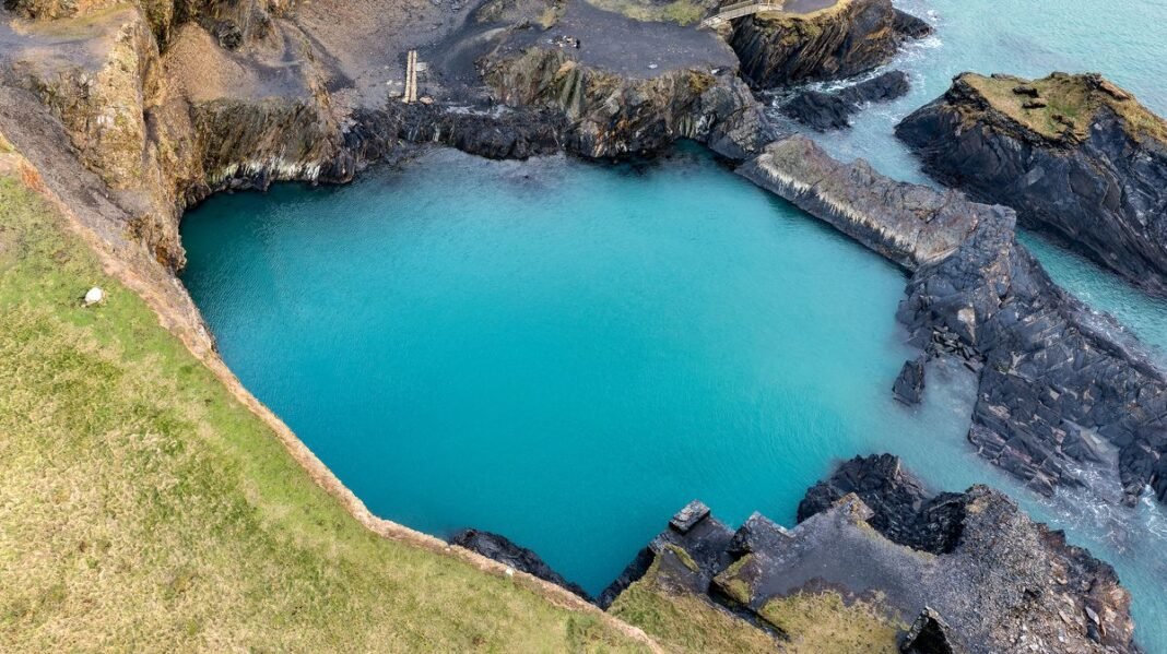 “UK’s Blue Lagoon: A Paradise Surpassing Ibiza’s Heat”