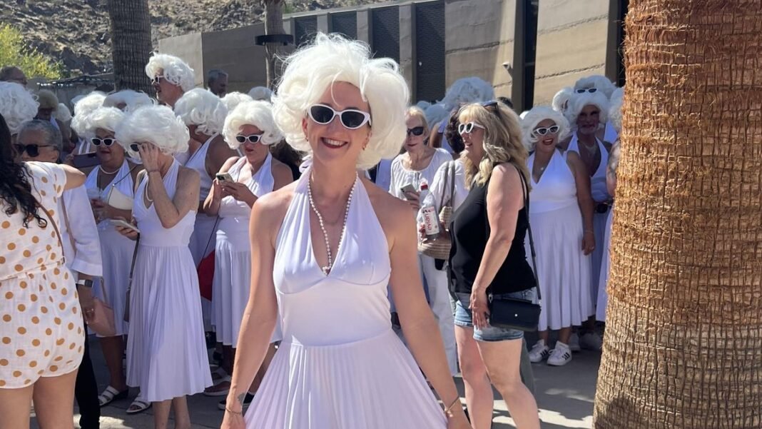 “1,037 Marilyn Monroe Lookalikes Break Guinness World Record in Palm Springs”