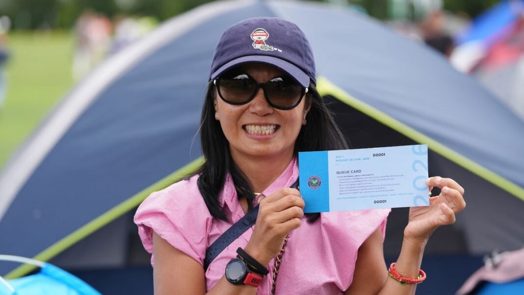 “Wimbledon 2026 Begins with Djokovic’s Fans in Full Force”
