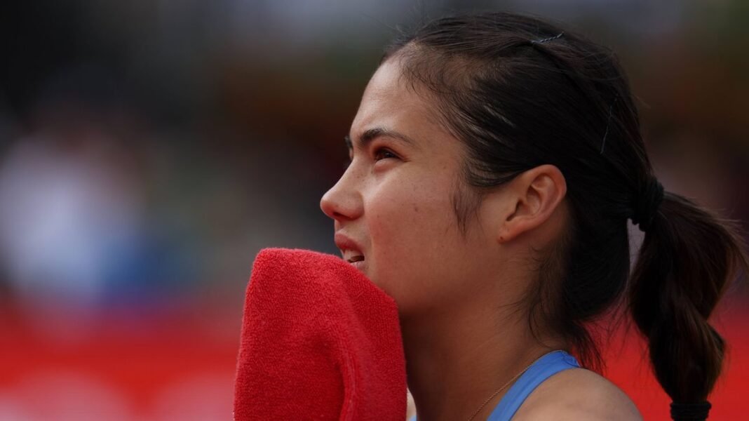 “Tim Henman Surprised by Emma Raducanu’s Coaching Decision”