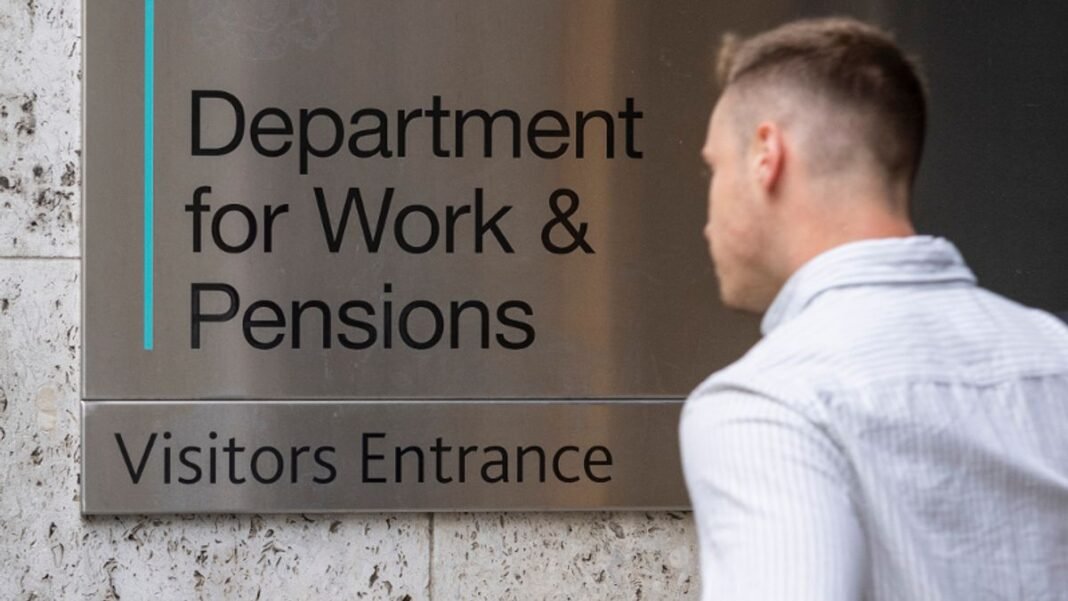 “Suicidal Man’s Tragic Death Linked to Universal Credit Payment Cut”