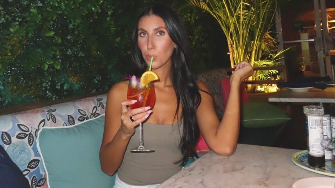 Miami Woman’s Striking Resemblance to Cher Goes Viral