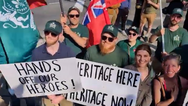 “Controversial Austrian Extremist Seeks Entry to Canada”