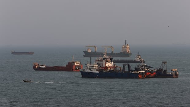 “Canada Sanctions 5 Iranian Officials Over Strait of Hormuz Disruption”