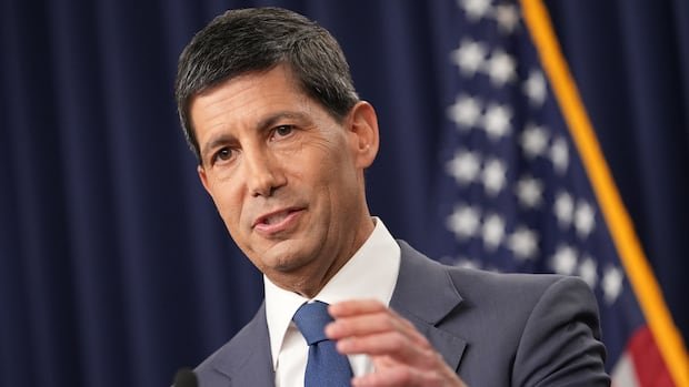 Fed Chair Warsh Signals Potential Rate Hike Amid High Inflation