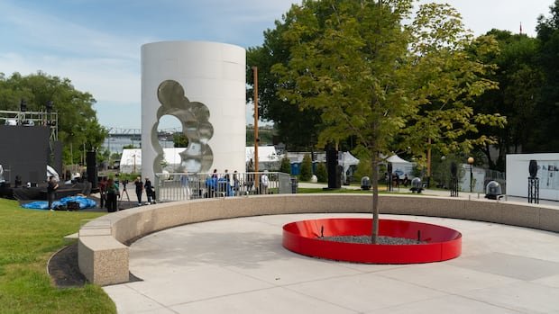 “Thunderhead Monument Unveiled at Ottawa’s Library and Archives Canada”